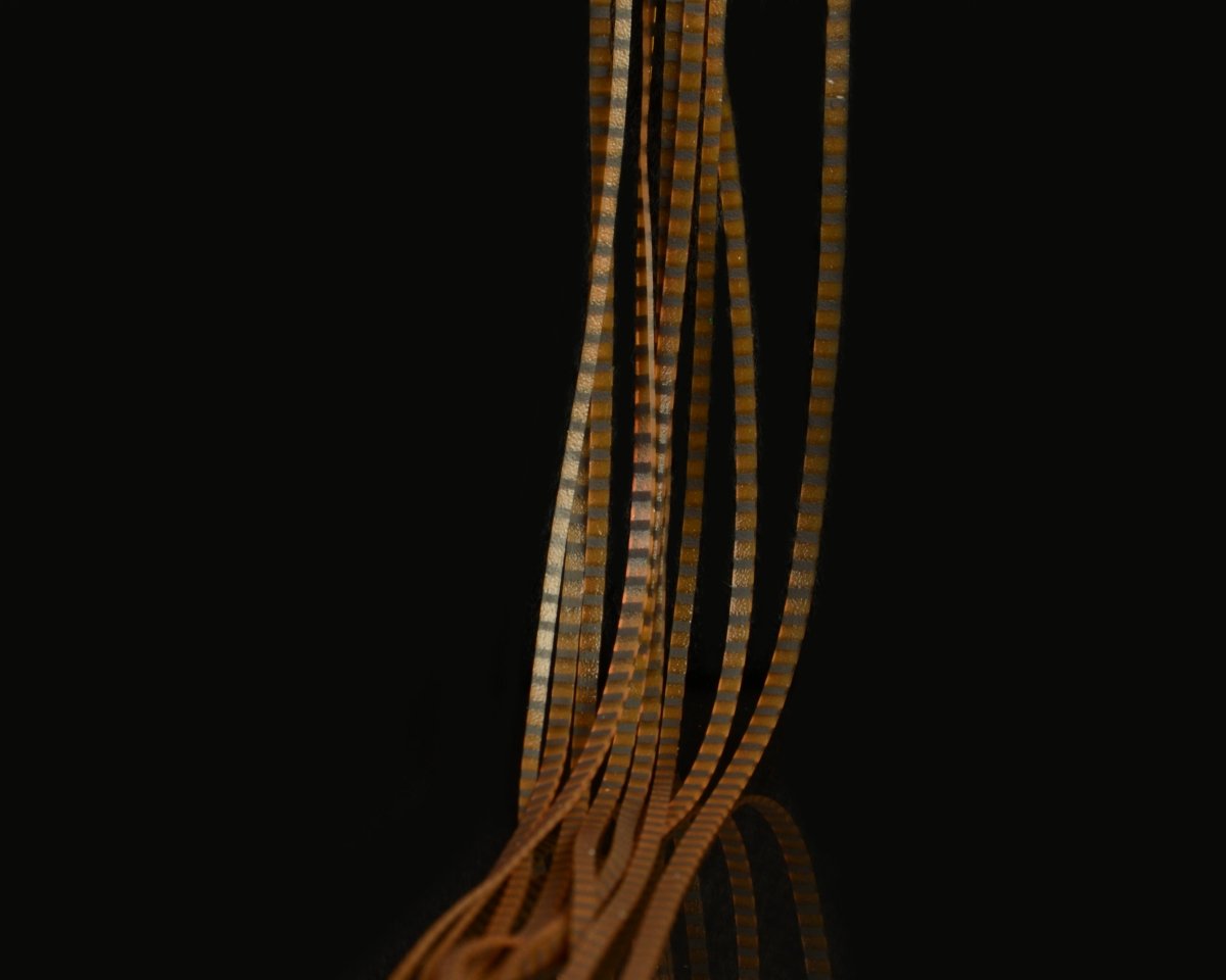 Hareline Magnum Predator Legs - Spawn Fly Fish - Hareline Dubbin